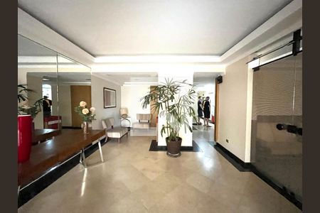 Apartamento à venda com 187m², 3 quartos e 2 vagas Apartamento à venda com 187m², 3 quartos e 2 vagasHall social