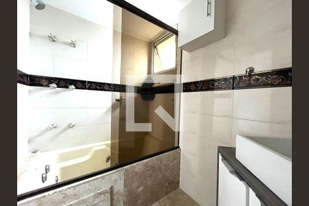 Apartamento à venda com 187m², 3 quartos e 2 vagas Apartamento à venda com 187m², 3 quartos e 2 vagasBanheiro da Suíte