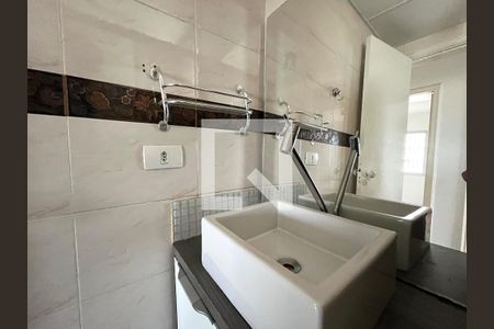 Apartamento à venda com 187m², 3 quartos e 2 vagas Apartamento à venda com 187m², 3 quartos e 2 vagasBanheiro Corredor