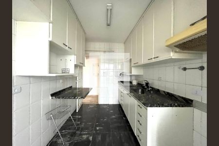 Apartamento à venda com 187m², 3 quartos e 2 vagas Apartamento à venda com 187m², 3 quartos e 2 vagasCozinha