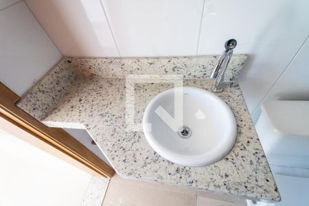 Casa de condomínio para alugar com 60m², 2 quartos e sem vaga Casa de condomínio para alugar com 60m², 2 quartos e sem vagaBanheiro