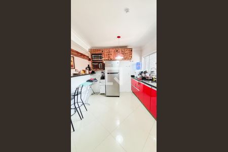 Casa à venda com 279m², 3 quartos e 4 vagas Casa à venda com 279m², 3 quartos e 4 vagasCozinha