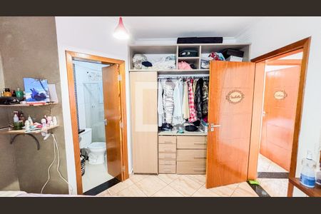 Casa à venda com 279m², 3 quartos e 4 vagas Casa à venda com 279m², 3 quartos e 4 vagasSuíte 2