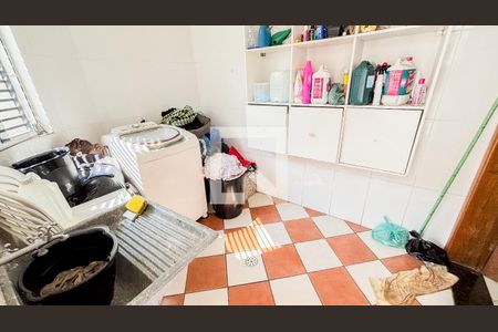 Casa à venda com 279m², 3 quartos e 4 vagas Casa à venda com 279m², 3 quartos e 4 vagasÁrea de Serviço
