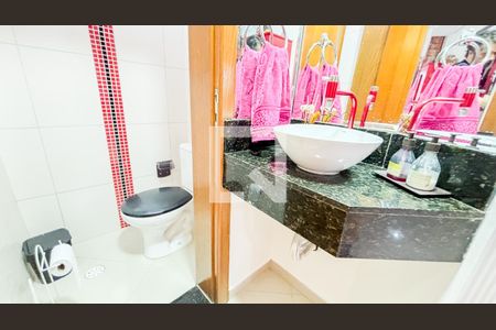 Casa à venda com 279m², 3 quartos e 4 vagas Casa à venda com 279m², 3 quartos e 4 vagasLavabo