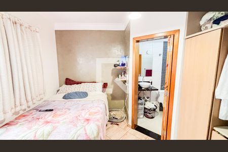 Casa à venda com 279m², 3 quartos e 4 vagas Casa à venda com 279m², 3 quartos e 4 vagasSuíte 2