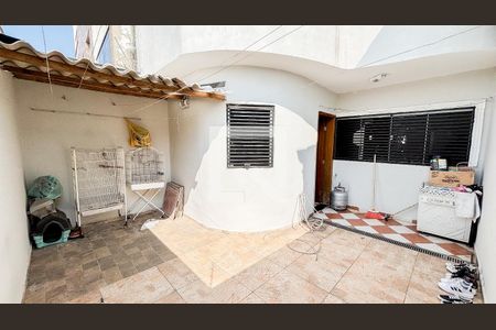 Casa à venda com 279m², 3 quartos e 4 vagas Casa à venda com 279m², 3 quartos e 4 vagasÁrea de Serviço - Quintal