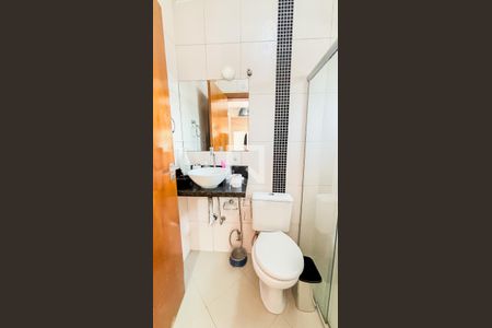 Casa à venda com 279m², 3 quartos e 4 vagas Casa à venda com 279m², 3 quartos e 4 vagasBanheiro da Suíte 1