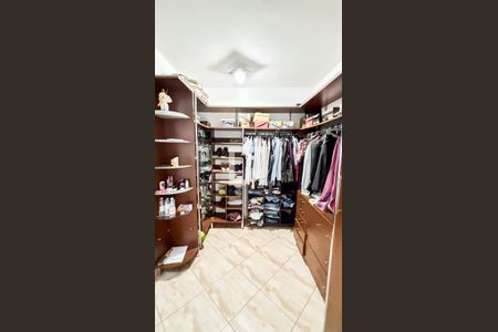 Casa à venda com 279m², 3 quartos e 4 vagas Casa à venda com 279m², 3 quartos e 4 vagasSuíte 3