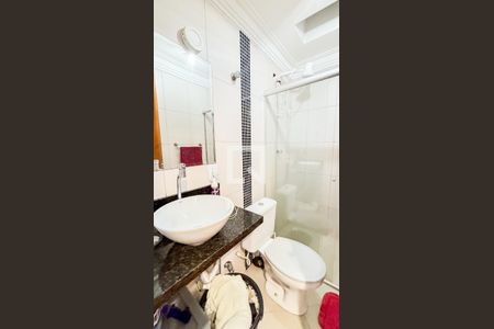 Casa à venda com 279m², 3 quartos e 4 vagas Casa à venda com 279m², 3 quartos e 4 vagasBanheiro da Suíte 2