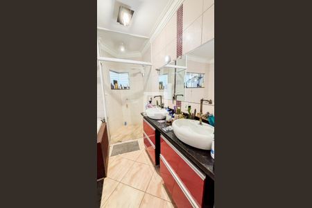 Casa à venda com 279m², 3 quartos e 4 vagas Casa à venda com 279m², 3 quartos e 4 vagasBanheiro da Suíte 3