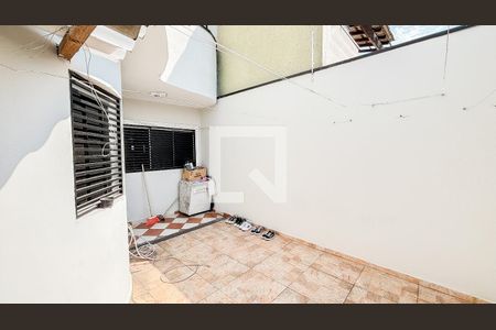 Casa à venda com 279m², 3 quartos e 4 vagas Casa à venda com 279m², 3 quartos e 4 vagasÁrea de Serviço - Quintal