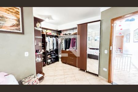Casa à venda com 279m², 3 quartos e 4 vagas Casa à venda com 279m², 3 quartos e 4 vagasSuíte 3