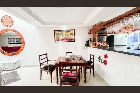 Casa à venda com 279m², 3 quartos e 4 vagas Casa à venda com 279m², 3 quartos e 4 vagasSala de Jantar