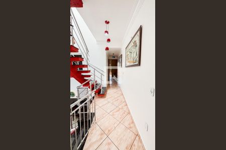 Casa à venda com 279m², 3 quartos e 4 vagas Casa à venda com 279m², 3 quartos e 4 vagasCorredor