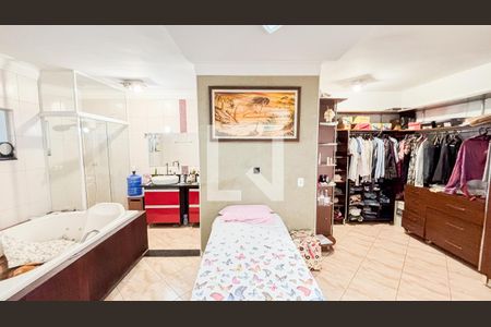 Casa à venda com 279m², 3 quartos e 4 vagas Casa à venda com 279m², 3 quartos e 4 vagasSuíte 3