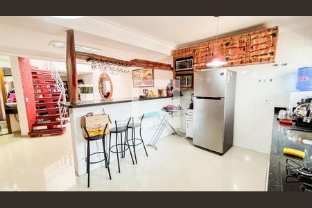 Casa à venda com 279m², 3 quartos e 4 vagas Casa à venda com 279m², 3 quartos e 4 vagasCozinha