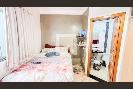 Casa à venda com 279m², 3 quartos e 4 vagas Casa à venda com 279m², 3 quartos e 4 vagasSuíte 2