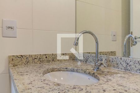 Banheiro de apartamento para alugar com 1 quarto, 24m² em Pinheiros, São Paulo