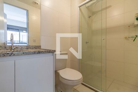 Banheiro de apartamento para alugar com 1 quarto, 24m² em Pinheiros, São Paulo
