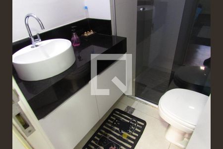 Apartamento à venda com 75m², 2 quartos e 2 vagasBanheiro