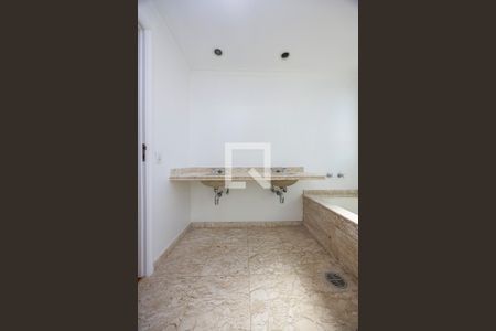 Apartamento à venda com 250m², 4 quartos e 6 vagasSuíte 1 - Banheiro