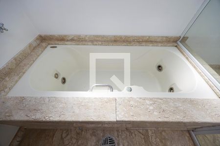 Apartamento à venda com 250m², 4 quartos e 6 vagasSuíte 1 - Banheiro