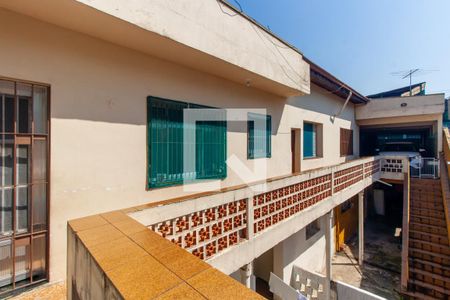 Casa à venda com 300m², 3 quartos e 3 vagas Casa à venda com 300m², 3 quartos e 3 vagasÁrea externa