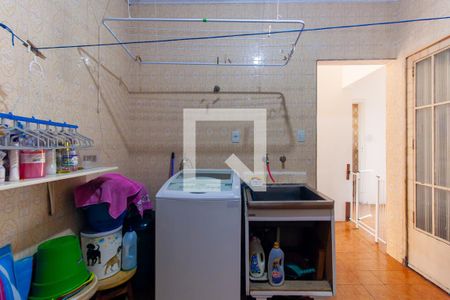 Casa à venda com 300m², 3 quartos e 3 vagas Casa à venda com 300m², 3 quartos e 3 vagasLavanderia