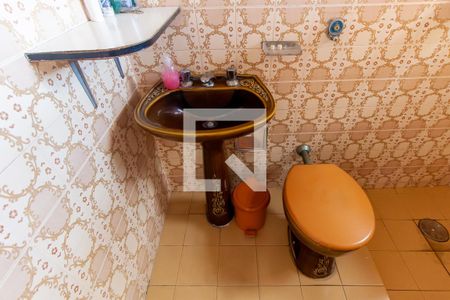 Casa à venda com 300m², 3 quartos e 3 vagas Casa à venda com 300m², 3 quartos e 3 vagasBanheiro 2