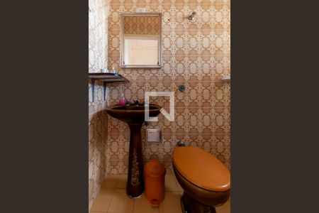 Casa à venda com 300m², 3 quartos e 3 vagas Casa à venda com 300m², 3 quartos e 3 vagasBanheiro 2