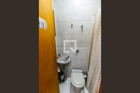 Casa para alugar com 250m², 5 quartos e 5 vagas Casa para alugar com 250m², 5 quartos e 5 vagasBanheiro de serviço