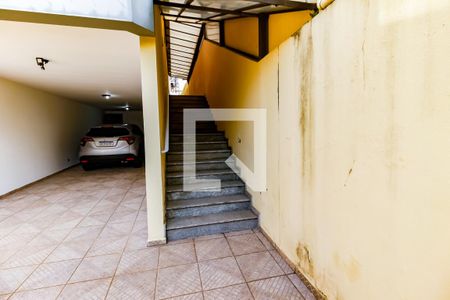 Casa para alugar com 250m², 5 quartos e 5 vagas Casa para alugar com 250m², 5 quartos e 5 vagasEscada acesso