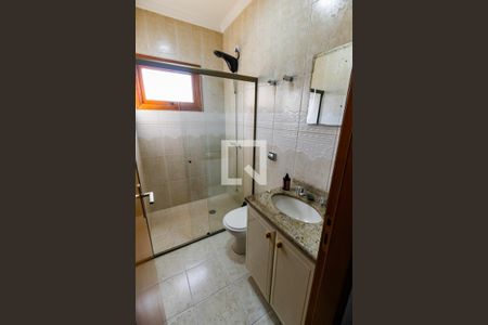 Casa para alugar com 250m², 5 quartos e 5 vagas Casa para alugar com 250m², 5 quartos e 5 vagasBanheiro da Suíte 2