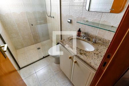Casa para alugar com 250m², 5 quartos e 5 vagas Casa para alugar com 250m², 5 quartos e 5 vagasBanheiro Corredor