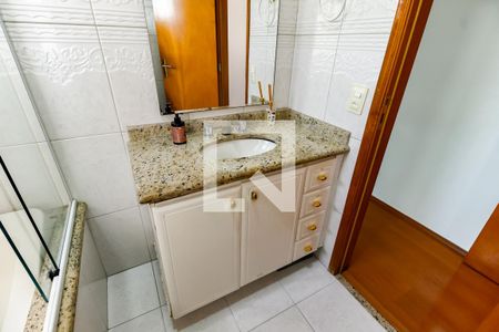 Casa para alugar com 250m², 5 quartos e 5 vagas Casa para alugar com 250m², 5 quartos e 5 vagasBanheiro da Suíte 1