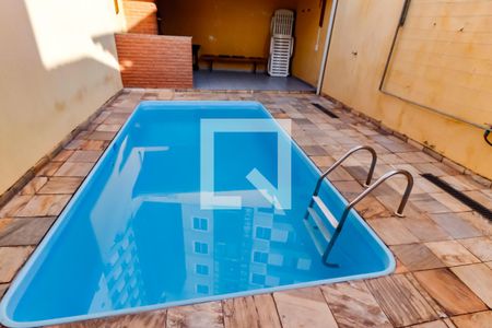 Casa para alugar com 250m², 5 quartos e 5 vagas Casa para alugar com 250m², 5 quartos e 5 vagasPiscina