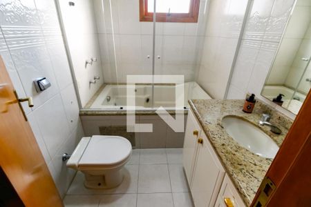 Casa para alugar com 250m², 5 quartos e 5 vagas Casa para alugar com 250m², 5 quartos e 5 vagasBanheiro da Suíte 1