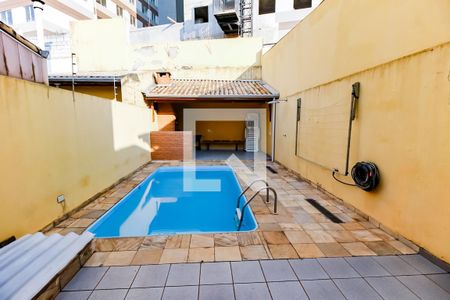 Casa para alugar com 250m², 5 quartos e 5 vagas Casa para alugar com 250m², 5 quartos e 5 vagasPiscina