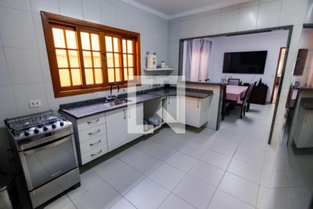 Casa para alugar com 250m², 5 quartos e 5 vagas Casa para alugar com 250m², 5 quartos e 5 vagasCozinha - Armários