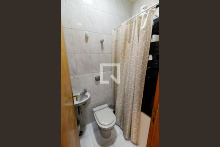 Casa para alugar com 250m², 5 quartos e 5 vagas Casa para alugar com 250m², 5 quartos e 5 vagasBanheiro de serviço