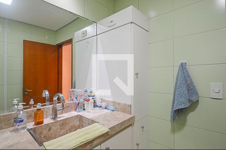 Casa à venda com 125m², 3 quartos e 2 vagasBanheiro