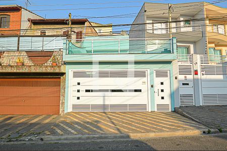 Casa à venda com 125m², 3 quartos e 2 vagasFachada