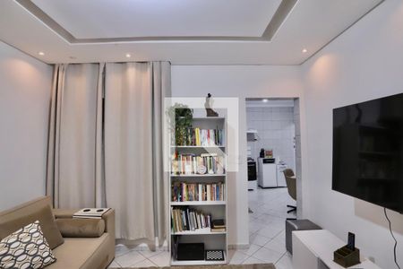 Sala 3 de casa à venda com 6 quartos, 120m² em Parque Sevilha, São Paulo