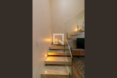 Escada de casa à venda com 3 quartos, 150m² em Vila Califórnia, São Paulo