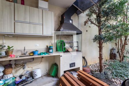 Casa de condomínio à venda com 210m², 4 quartos e 3 vagasChurrasqueira