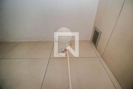 Banheiro de kitnet/studio à venda com 1 quarto, 27m² em Jardim Dona Leopoldina, Porto Alegre