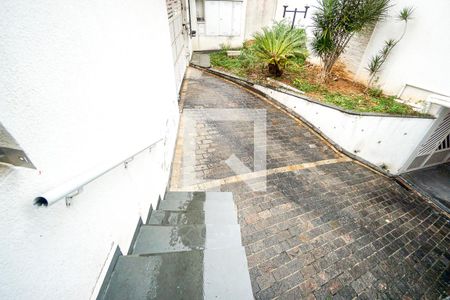 Casa de condomínio à venda com 125m², 3 quartos e 2 vagasEscada