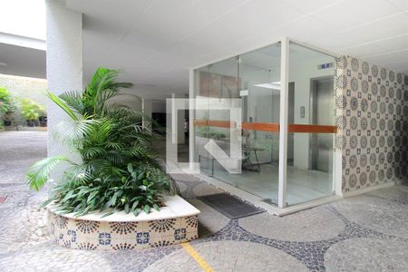 Apartamento à venda com 120m², 3 quartos e 2 vagasÁrea comum – Entrada