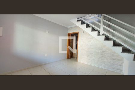 Sala de casa para alugar com 3 quartos, 112m² em Parque São Vicente, Santo André